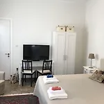 Avgi's