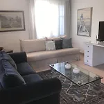 Avgi's