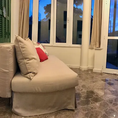 Bed and breakfast Avgi's 4*