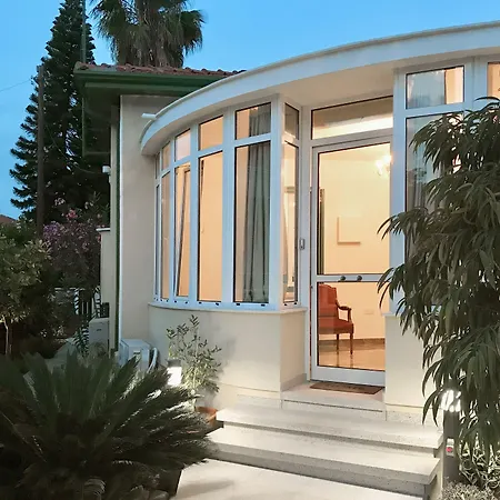 Bed and breakfast Avgi's 4*
