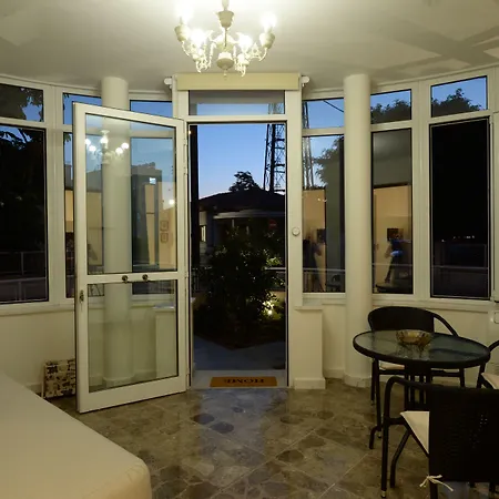 Avgi's Limassol