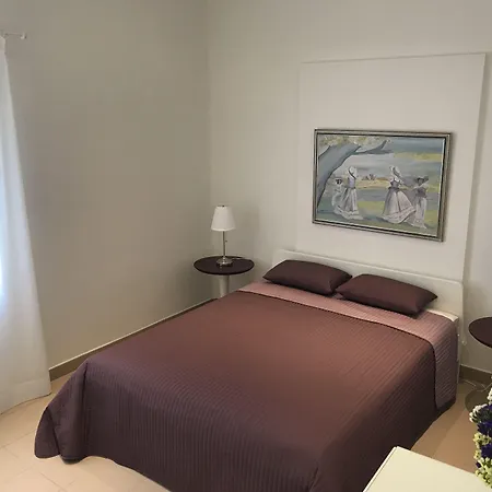 Alojamento de Acomodação e Pequeno-almoço Avgi's Limassol