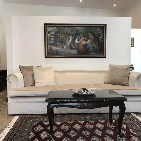 Alojamento de Acomodação e Pequeno-almoço Avgi's Limassol