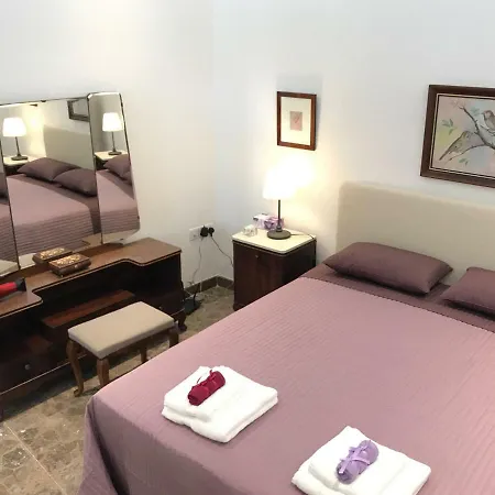 Avgi's Bed & Breakfast 3*